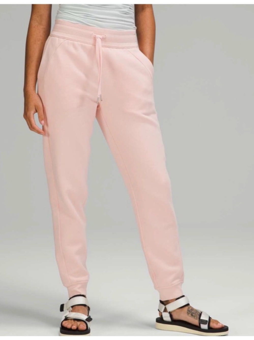 Lululemon scuba joggers in Light pink shade sz 6